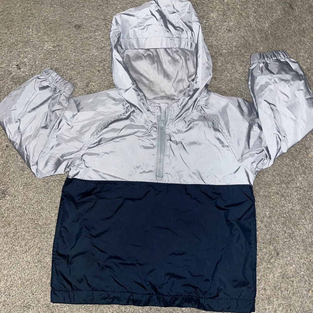 Old Navy two tone windbreaker SIZE: 3T